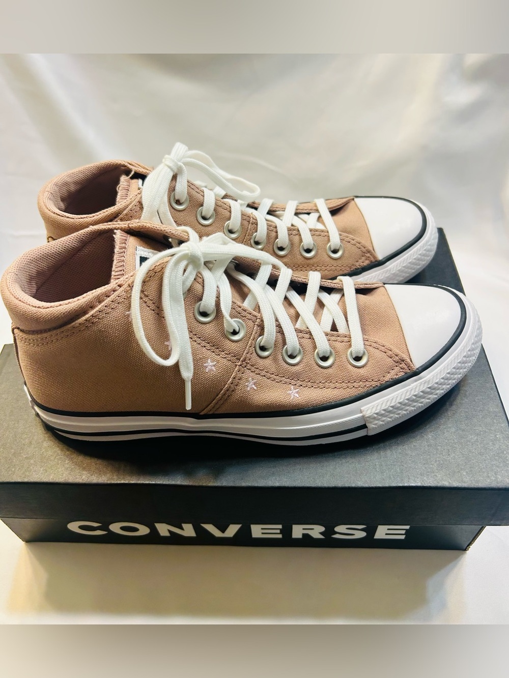 Converse Chuck Taylor All Star Madison Mid Lace-Up Embroidered Stars Sneakers